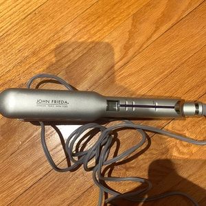John Frieda hair straightener